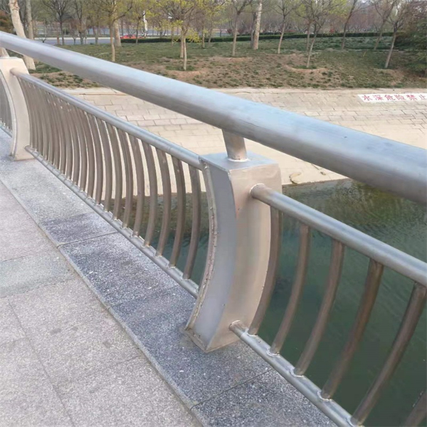 景觀不銹鋼河道護(hù)欄廠家